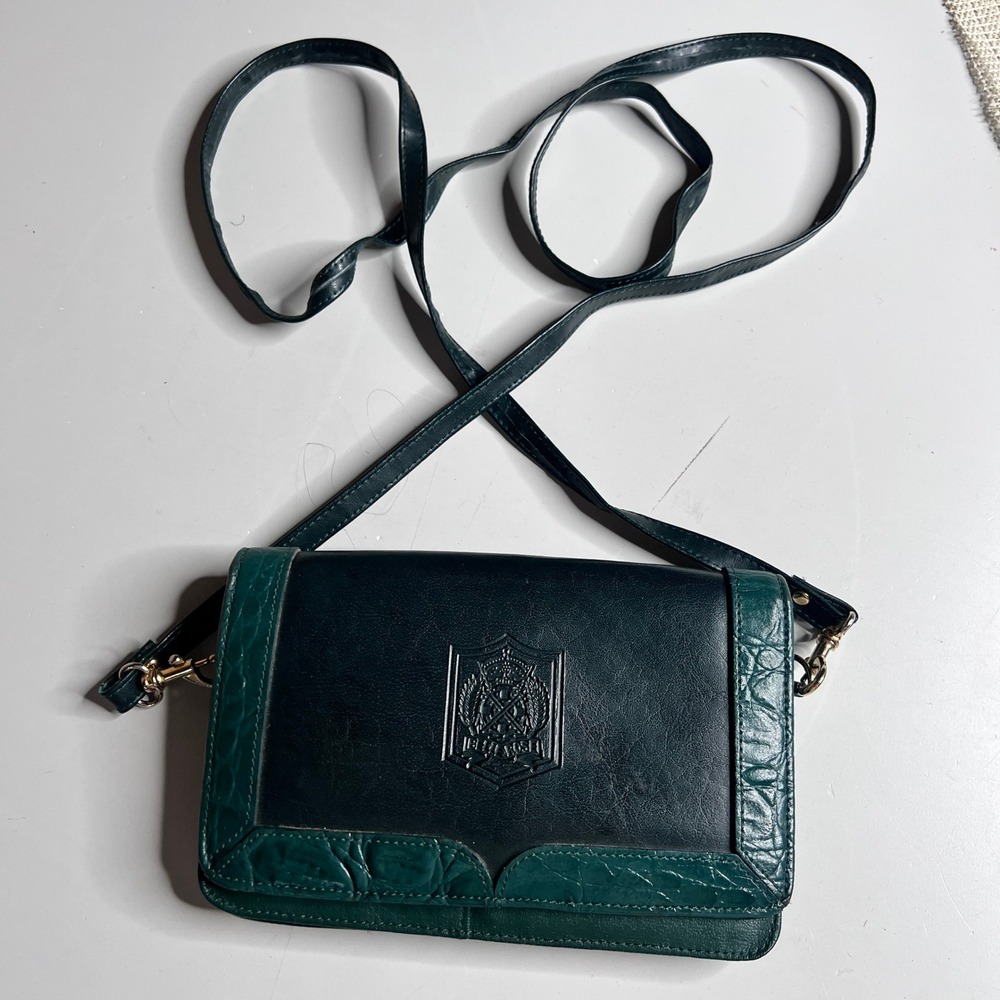 Belle Rose Vintage Green Leather Wallet Crossbody Bag Embossed Crest Crest Logo